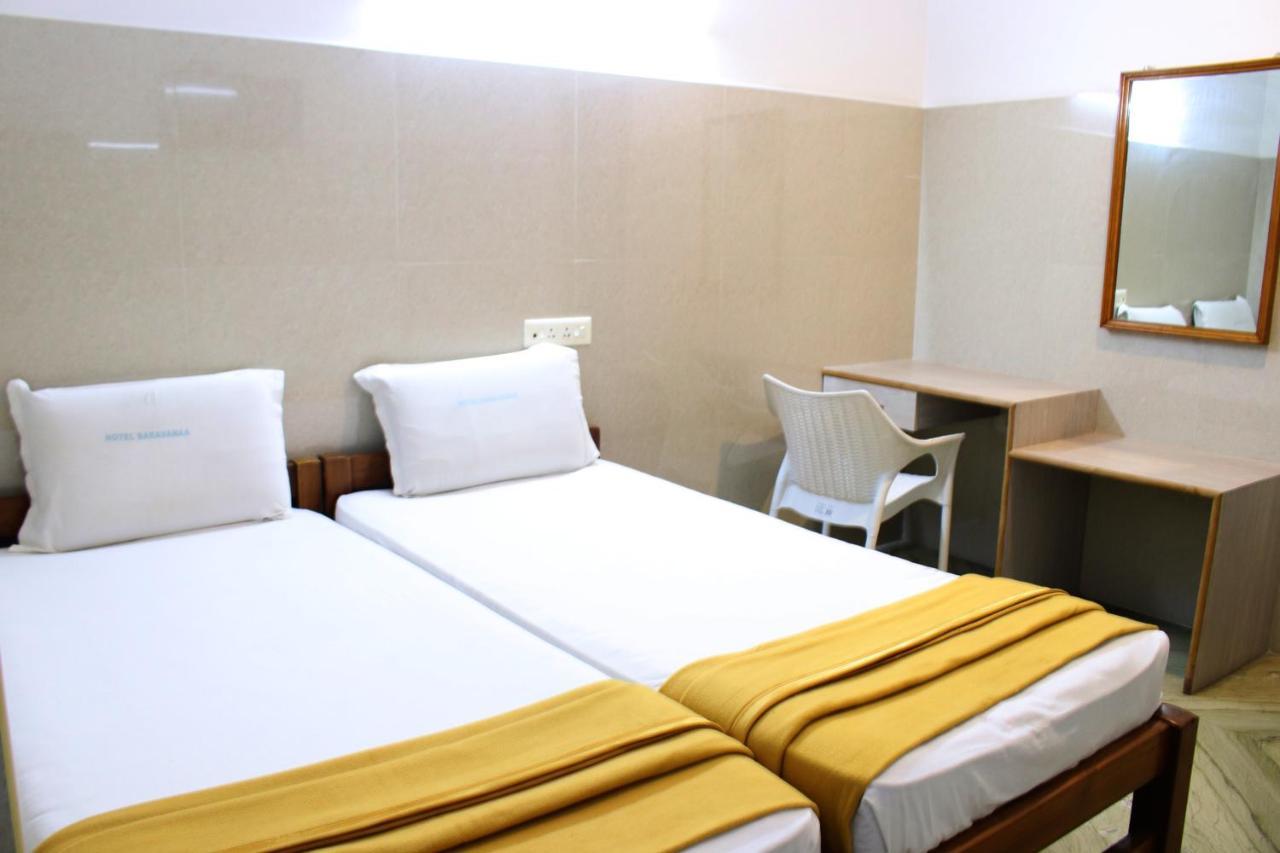 Hotel Saravanaa Ченнаї Екстер'єр фото
